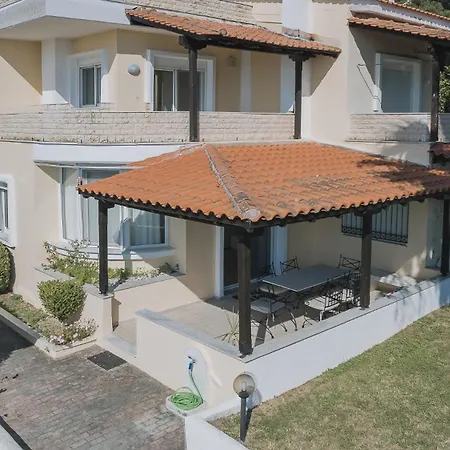 Encore Sea Side Villa, Poszídi