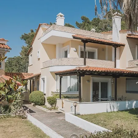 Encore Sea Side Villa, Poszídi