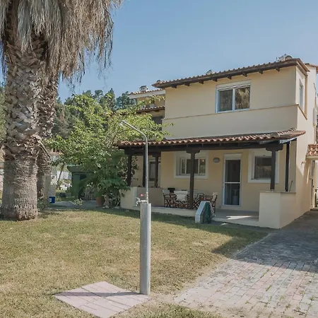 Encore Sea Side Villa, Poszídi